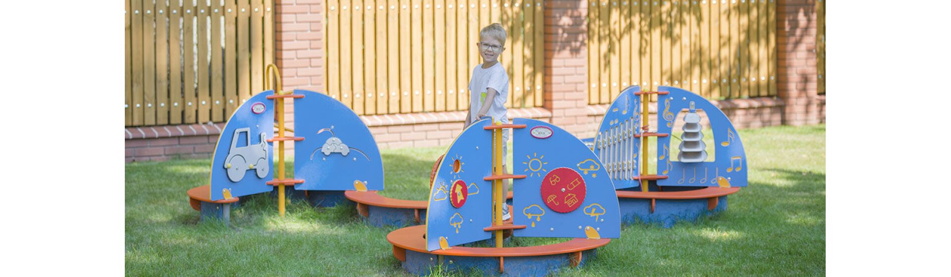 Manipulation Islands - unique devices designed for the youngest users of playgrounds